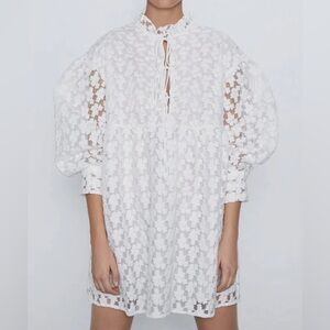 Zara White Textured Weave Lace Mini Dress Size M (item #A07)